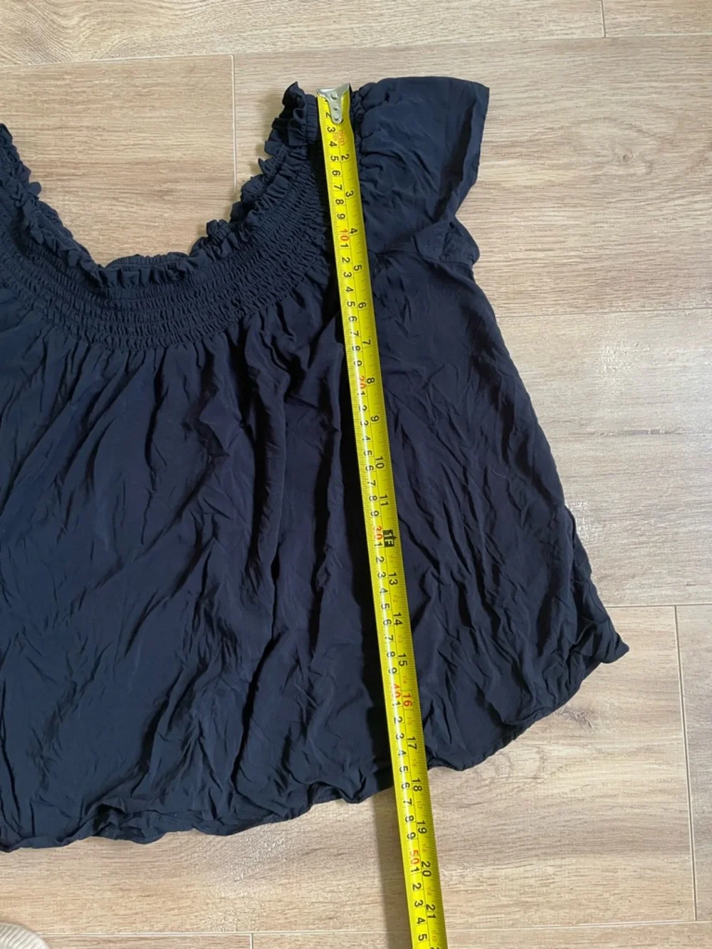 Talula Black Crinkle Off Shoulder Top Smocked Stretch Size S - Picture 8 of 8